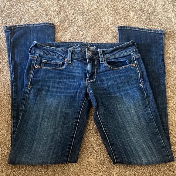 American Eagle Skinny Kick size 4 Jeans with sequin pocket design - Picture 1 of 9